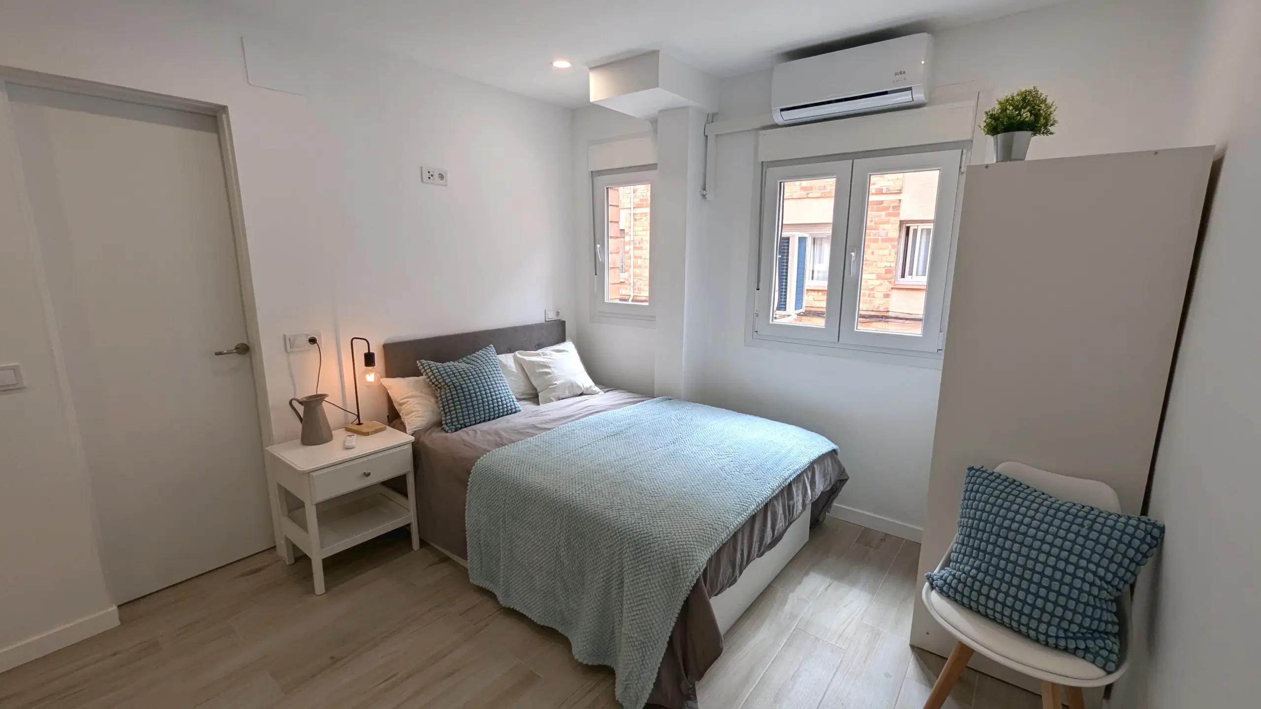Estudio entero con Cama de matrimonio y baño completo en Sabadell - Ref. Tu estudio a 10 min de clase, UAB, UPC y ESDI