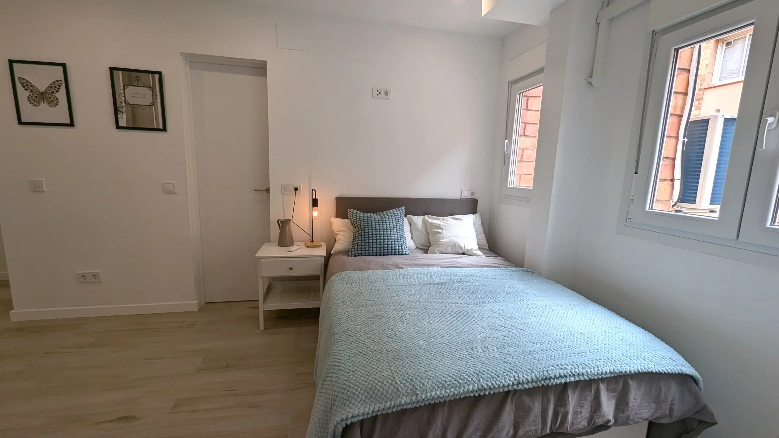 Estudio entero con Cama de matrimonio y baño completo en Sabadell - Ref. Tu estudio a 10 min de clase, UAB, UPC y ESDI