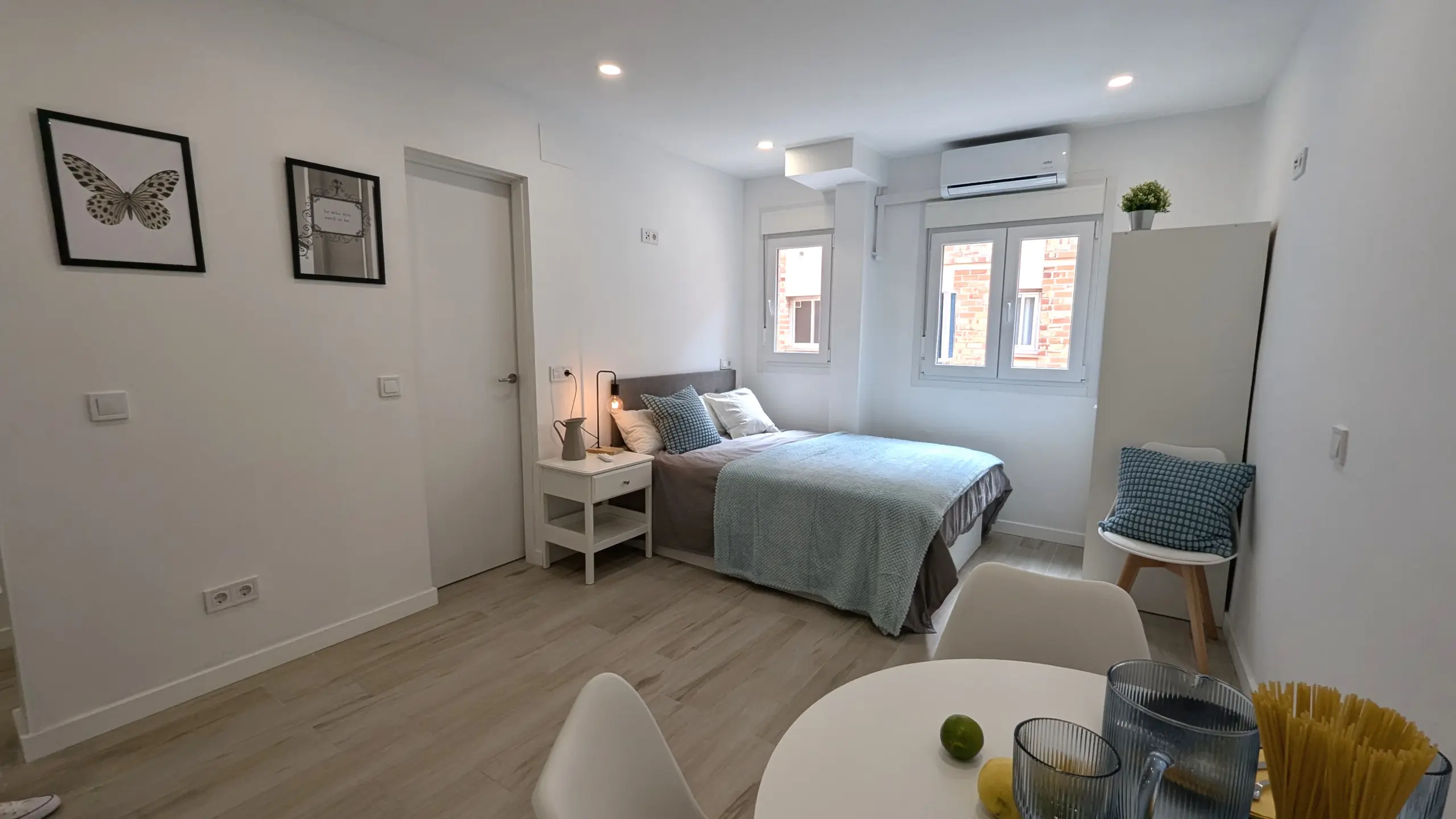 Estudio entero con Cama de matrimonio y baño completo en Sabadell - Ref. Tu estudio a 10 min de clase, UAB, UPC y ESDI