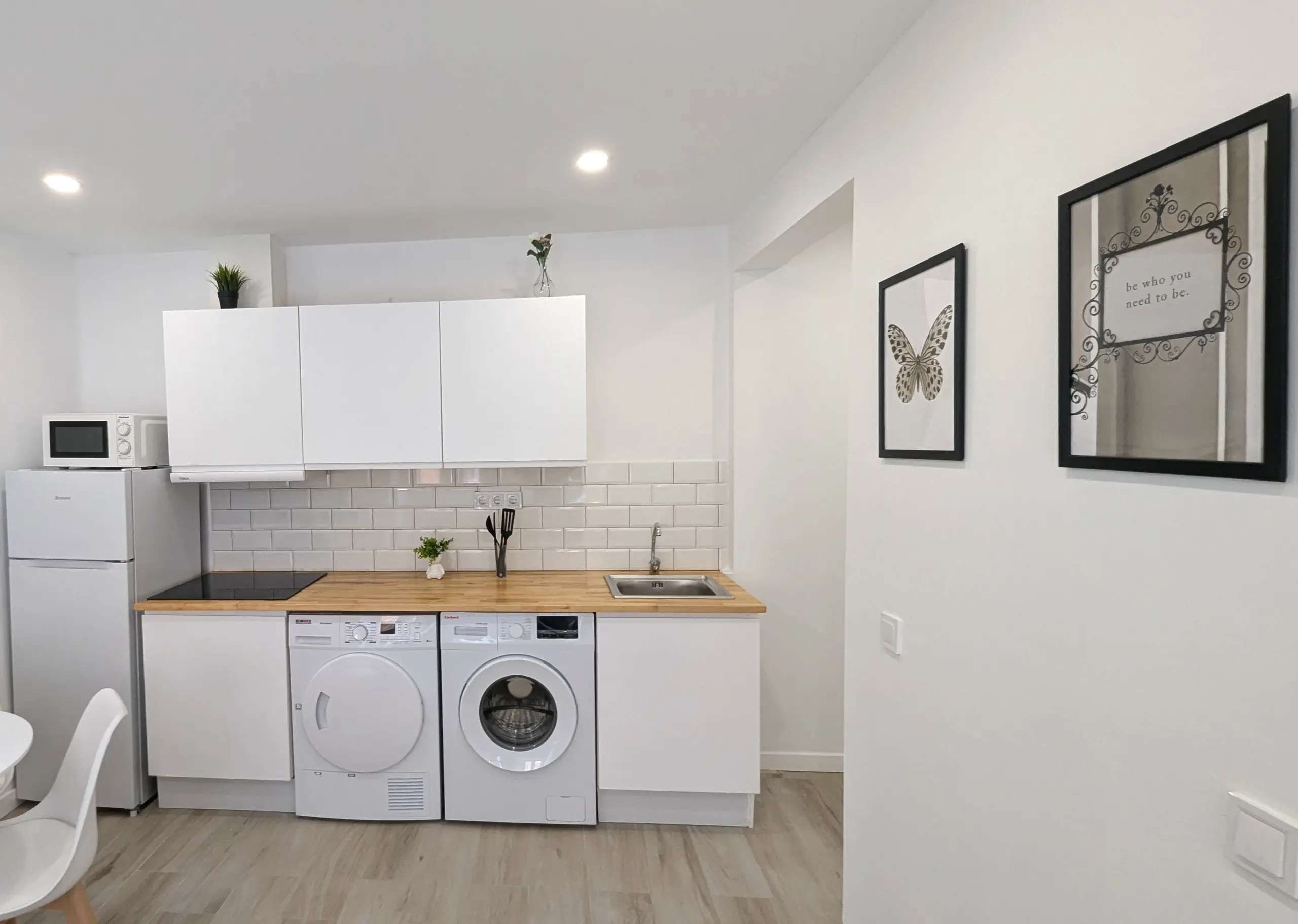 Estudio entero con Cama de matrimonio y baño completo en Sabadell - Ref. Tu estudio a 10 min de clase, UAB, UPC y ESDI