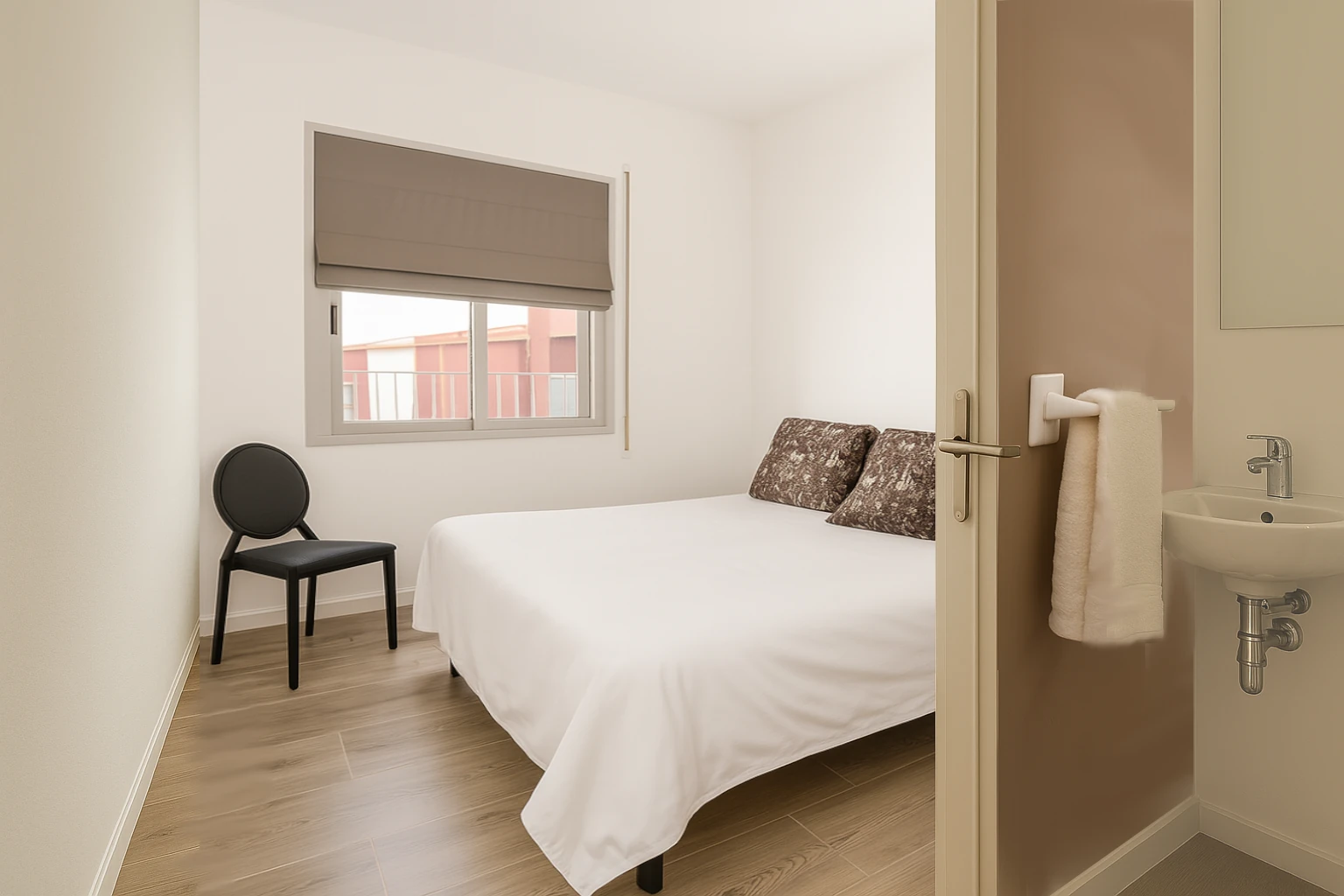 Habitación con baño privado con Cama de matrimonio y baño privado en Sabadell - Ref. Habitación con baño privado en piso premium – estudia, descansa y repite
