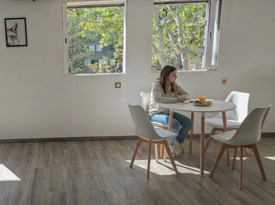 Estudio entero con Cama de matrimonio y baño completo en Badia del valles - Ref. Estudio reformado junto a la UAB, con aire acondicionado y conexión directa a Barcelona.